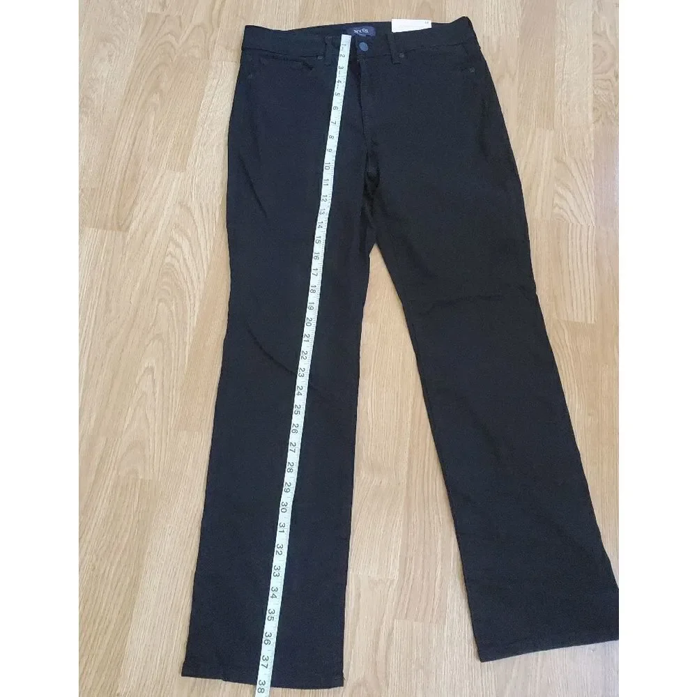 NYDJ Marilyn Straight Leg Jeans size 6 Petite in Black